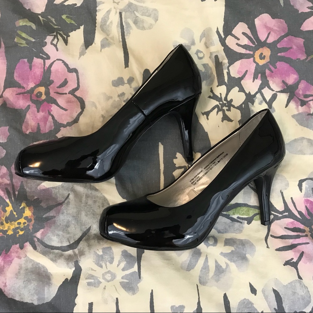 3 inch Pumps Never Worn 🌸🌸🌸